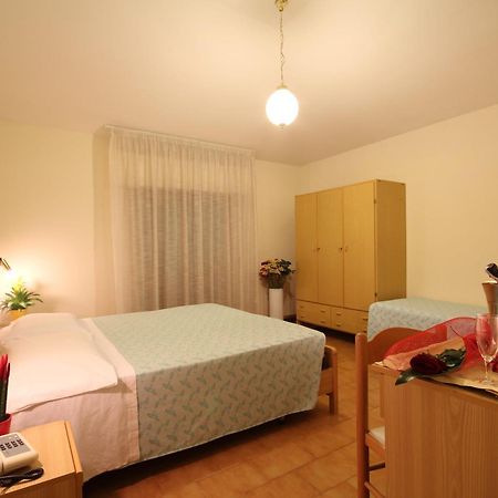 Hotel Villa Luca Chianciano Terme Rum bild